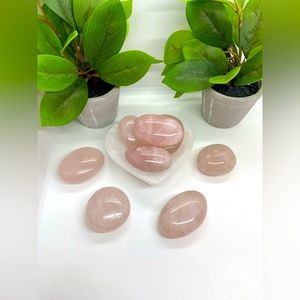 Rose quartz Palmstones